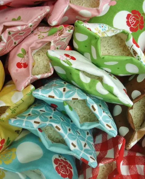 Hot Cold Rice Bag | Free Pattern - Sewing With Scraps