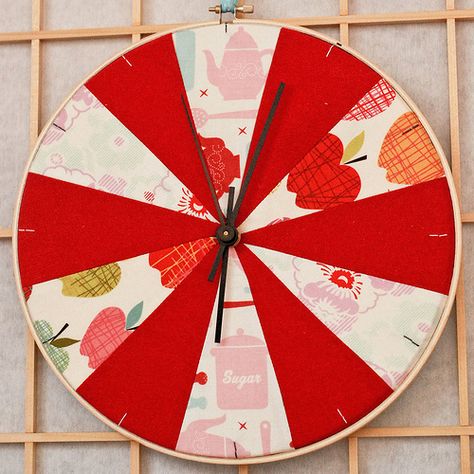 embroidery hoop clock