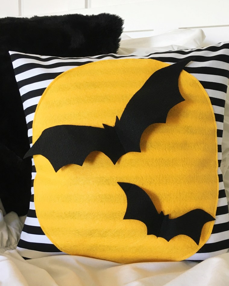 DIY Bat Pillow Halloween Decor