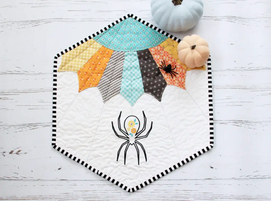 floral-spider-web-mini-quilt-free-pattern-and-embroidery-design-sewing-with-scraps