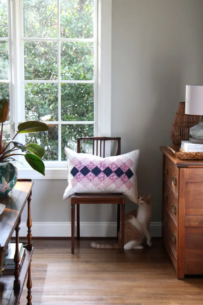 Easy to sew patchwork pillow cover
