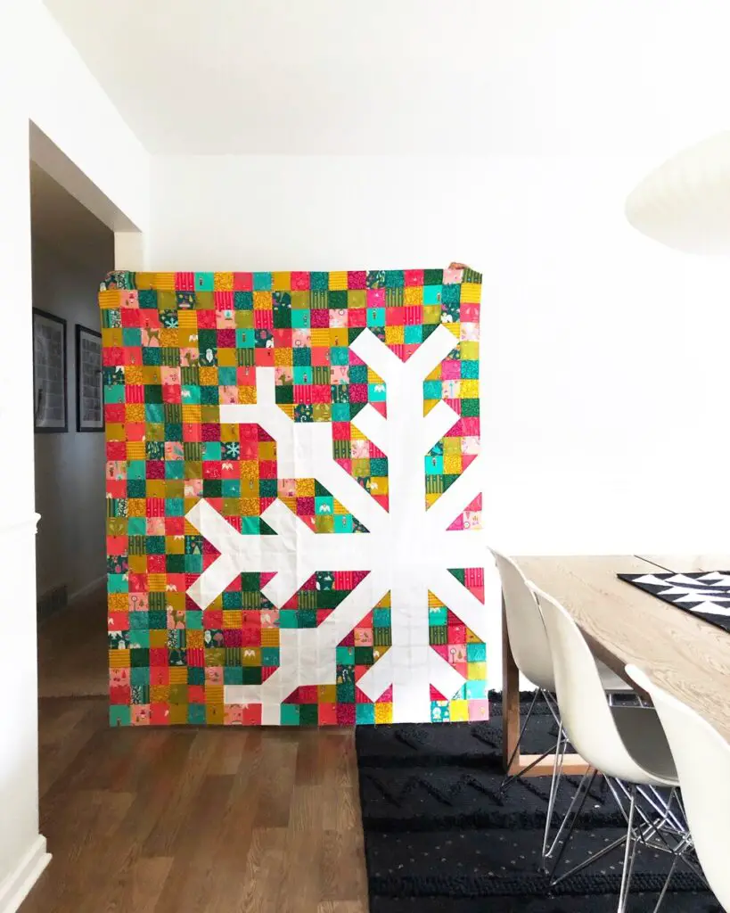 Fat Quarter Friendly Snowflake Quilt