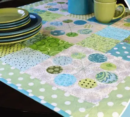 weekend quilts table runner