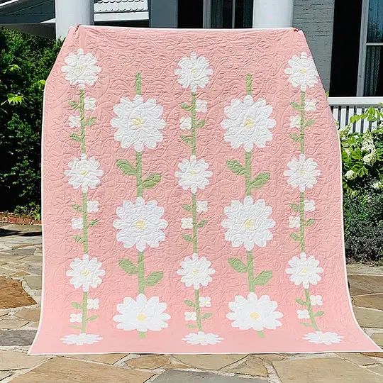 The Daisy Chain Quilt is included in the Scrap Pattern Bundle Pack with Sewing With Scraps.