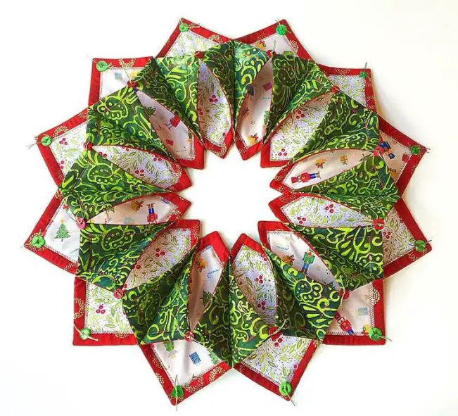Easy to Sew Wreath and Table Topper