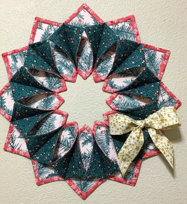 Fold 'n' Stitch Wreath Sewing Pattern